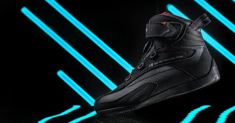 SHIMA_Exo_Vented_boots2.jpg