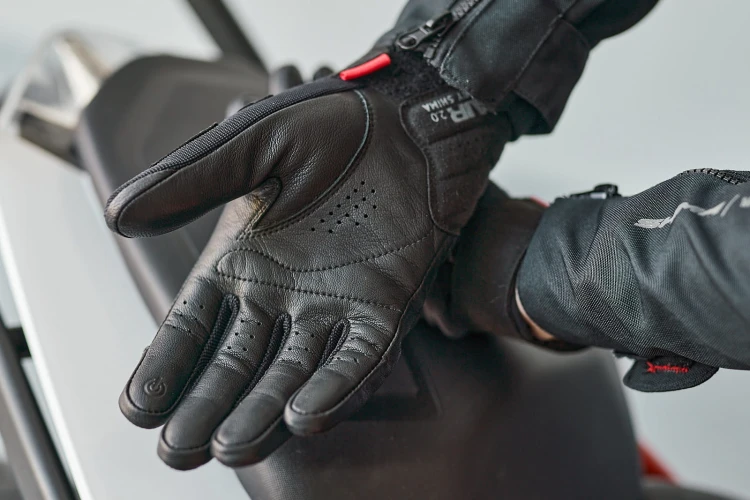 Air2_Men_Black_DSC07407.jpg