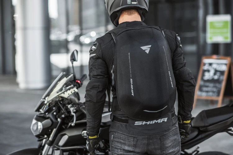 Ayro_backpack+MeshPro_jacket+Gravel3.0_jeans.jpg