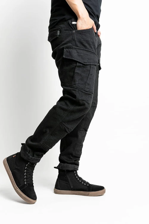 MJDC5001_Defender-Mono_Black_2021-5117_LR.jpg