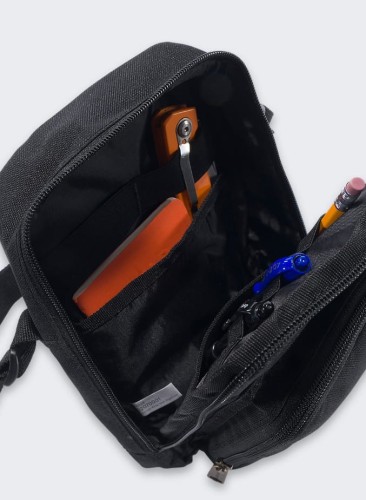 Saszetka Carhartt Crossbody Zip black2.jpg