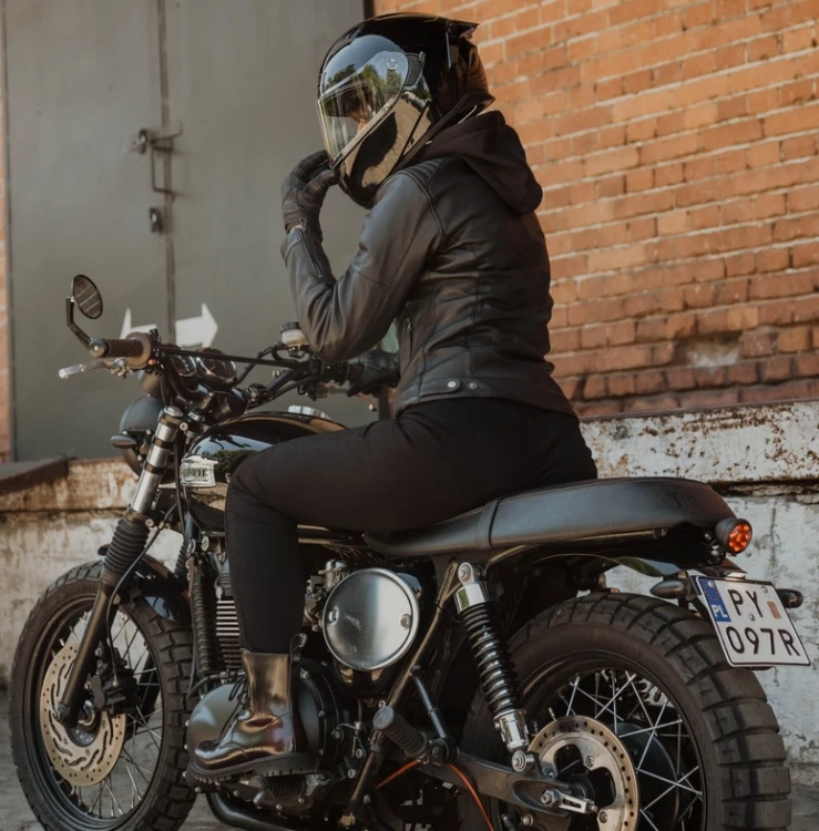 ozone-chica-de-motos9.jpg
