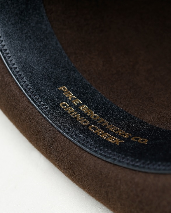 1921-Bowler-Hat-Brown-Pike-Brothers-de-motos3.jpg