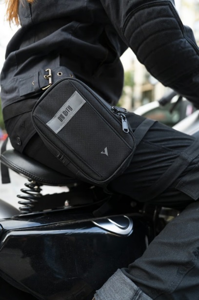 BY-CITY-LEG-BAG-BLACK-DE-MOTOS2.jpg
